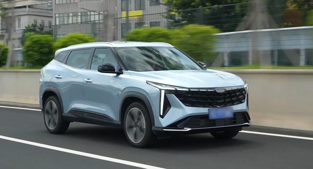 好看、好開還智能，優惠后8.78萬起步的吉利新博越，能否讓你滿意-有駕