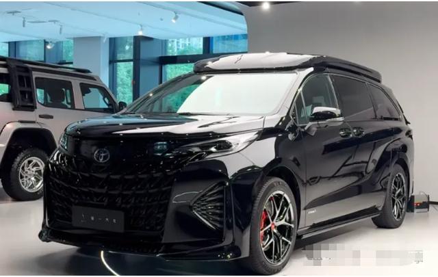 豐田高頂賽那震撼上市，46.8萬起售，2.5L混動+升頂變床設計-有駕