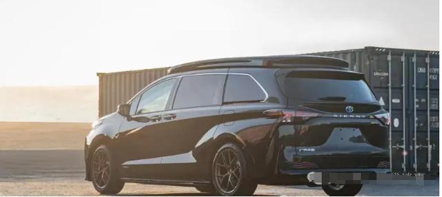 豐田高頂賽那震撼上市，46.8萬起售，2.5L混動+升頂變床設計-有駕