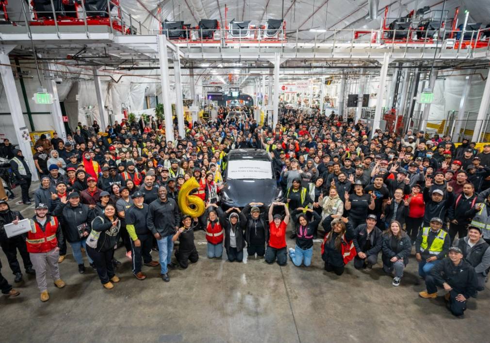 特斯拉年度成績(jī)單!拿下2個(gè)世界第一,新能源汽車(chē)銷(xiāo)量?jī)H輸一廠商