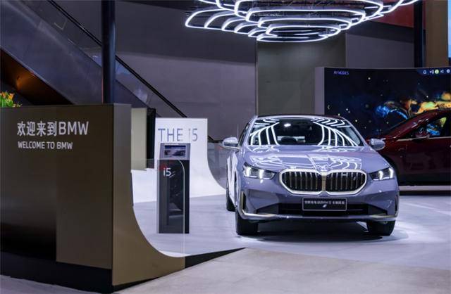 30萬就能買寶馬i5,為什么還要看更貴的騰勢Z9?