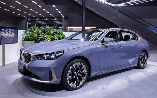 30萬就能買寶馬i5,為什么還要看更貴的騰勢Z9?