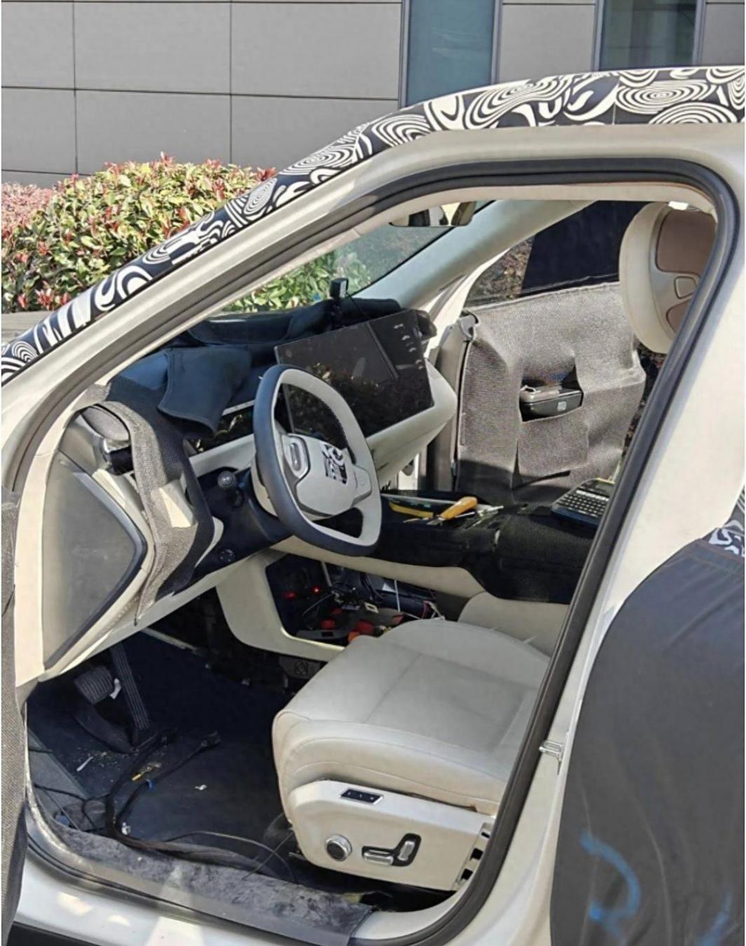 吉利2025新車曝光:9款重磅產品,旗艦SUV、轎車都來了