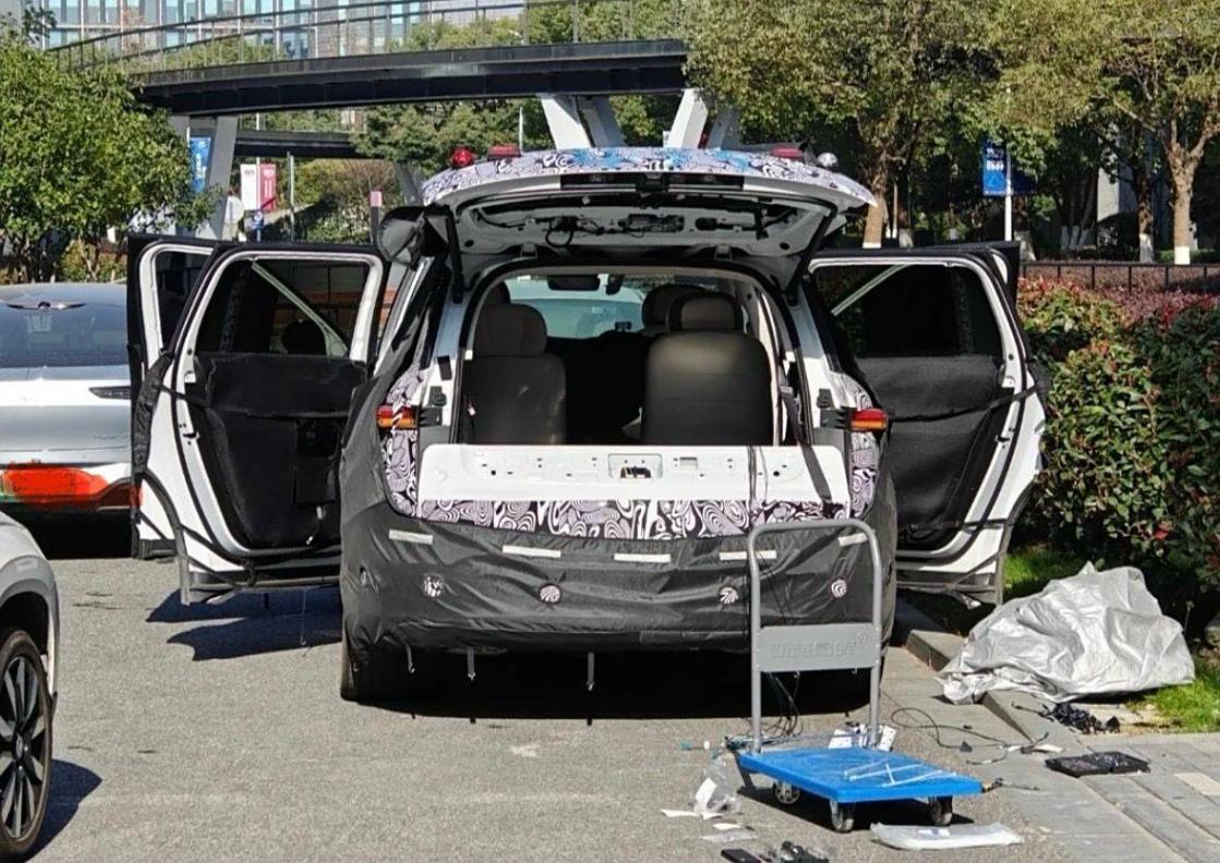 吉利2025新車曝光:9款重磅產品,旗艦SUV、轎車都來了