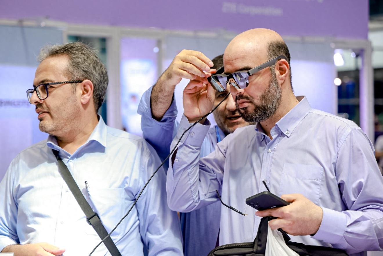 全球人工智能終端廠商聚深圳,TCL多款AI產品吸睛