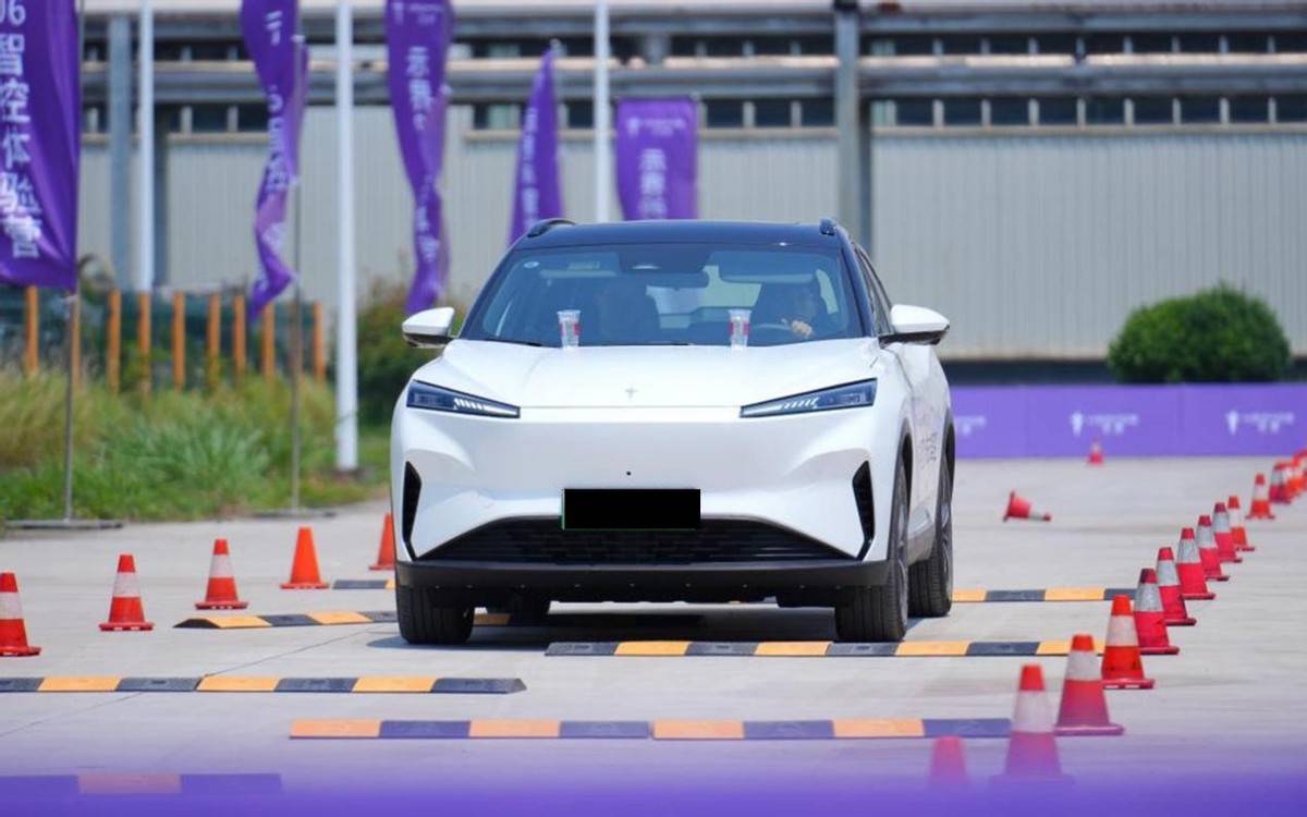 12萬預(yù)算買純電SUV,非元PLUS不可?神龍示界06了解下