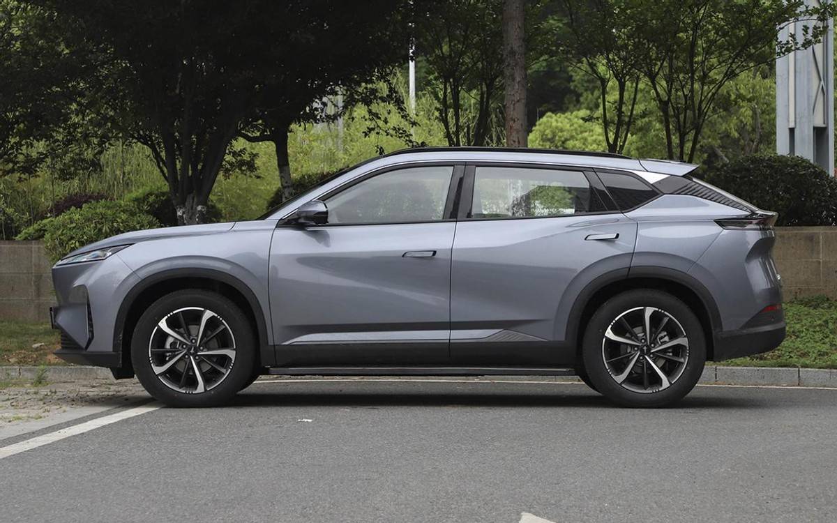 12萬預(yù)算買純電SUV,非元PLUS不可?神龍示界06了解下