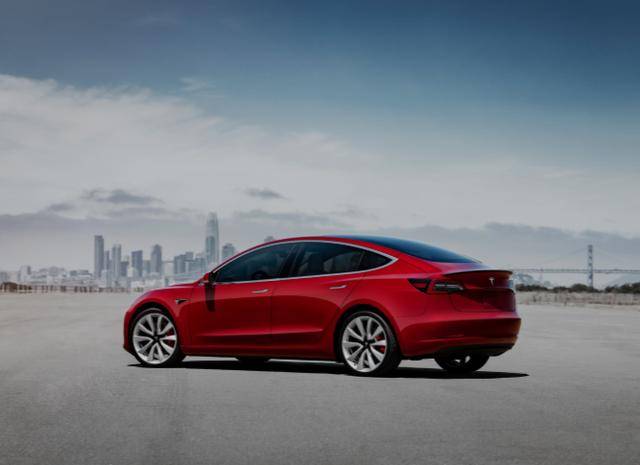 特斯拉逆勢漲價,底氣何來?