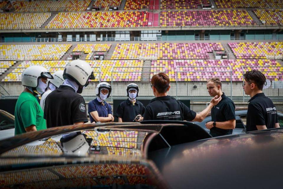 雷總誠不欺我,3.85萬元為期兩天的AMG駕駛學院確實爽