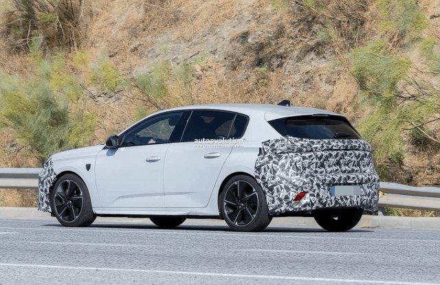 新款標(biāo)致308曝光,外觀內(nèi)飾迎來大調(diào)整,純電車型更換大電池包