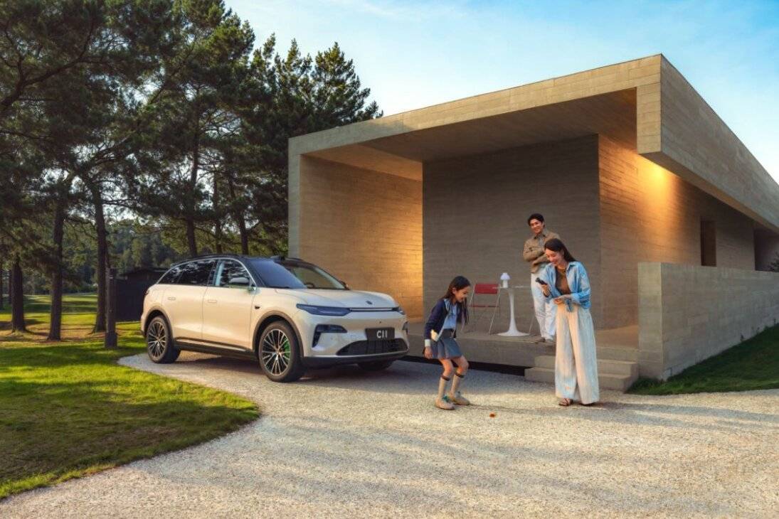 中國(guó)品牌換道超車(chē)密碼:藏在零跑C11里的變與不變