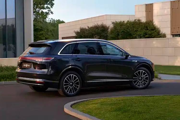 鴻蒙智行連發3款重磅新勢力汽車!