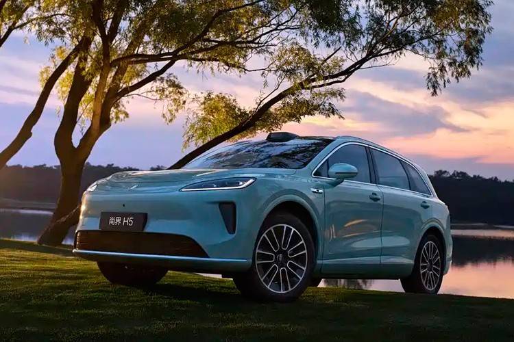 鴻蒙智行連發3款重磅新勢力汽車!