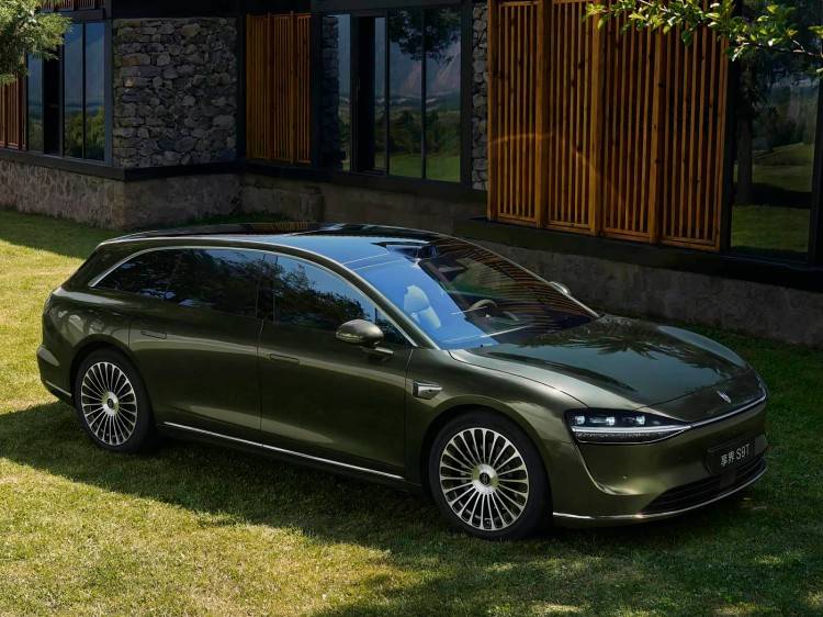 鴻蒙智行連發3款重磅新勢力汽車!