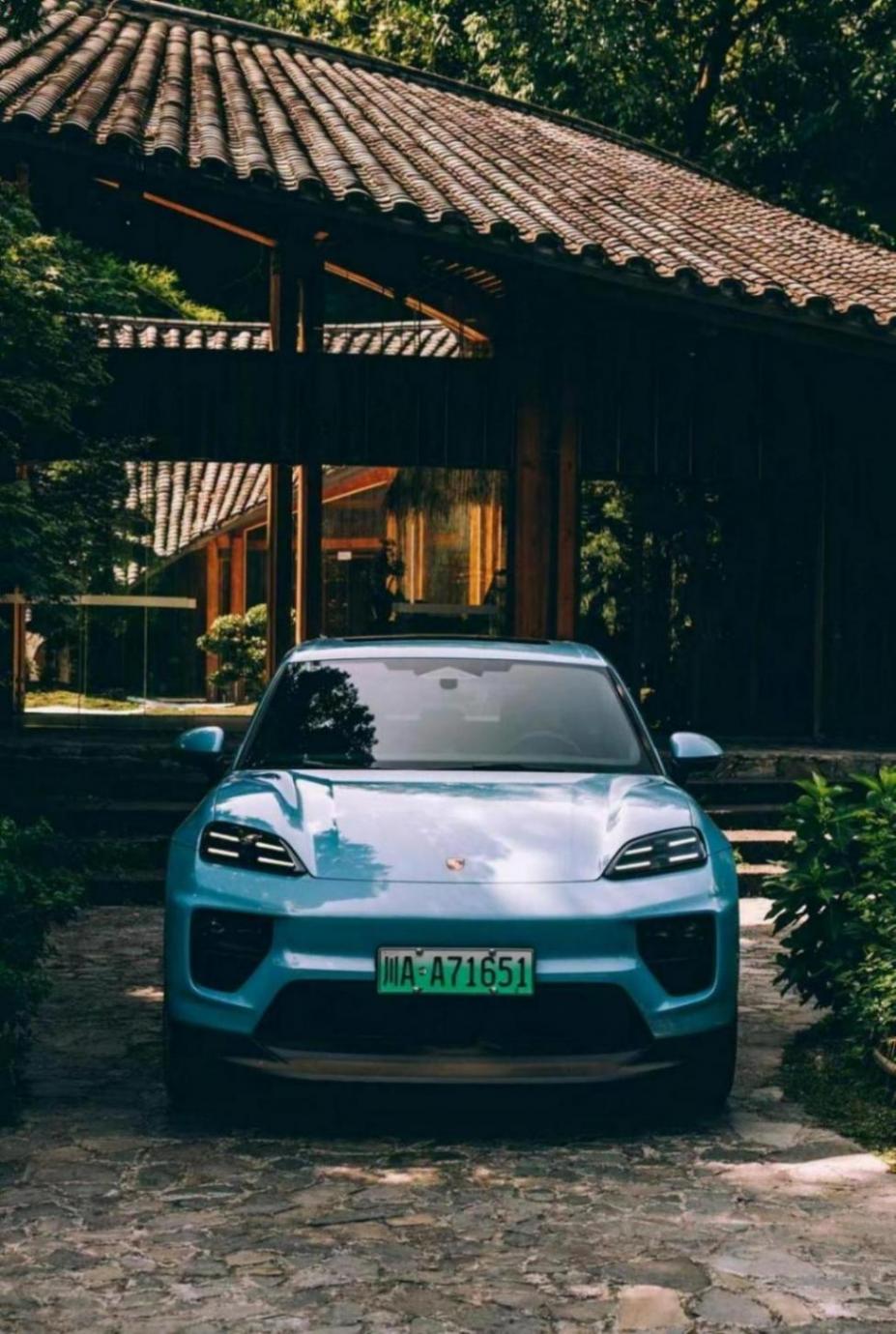 馭電蓉城破霧疾馳|保時捷純電動Macan南區(qū)試駕