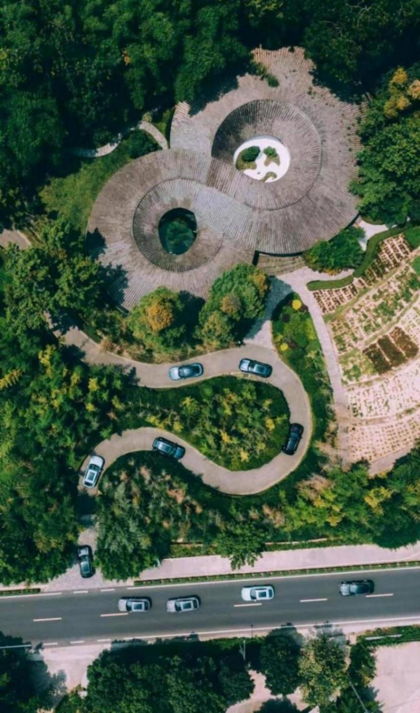 馭電蓉城破霧疾馳|保時捷純電動Macan南區(qū)試駕