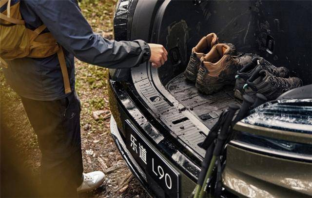 坐在樂道L90前備艙釣魚是偽需求嗎?