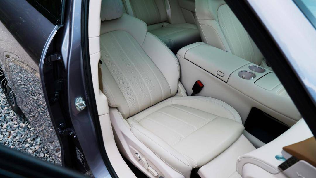 理想L6給不了的,嵐圖FREE+給,理想L6照顧不到的,嵐圖FREE+照顧