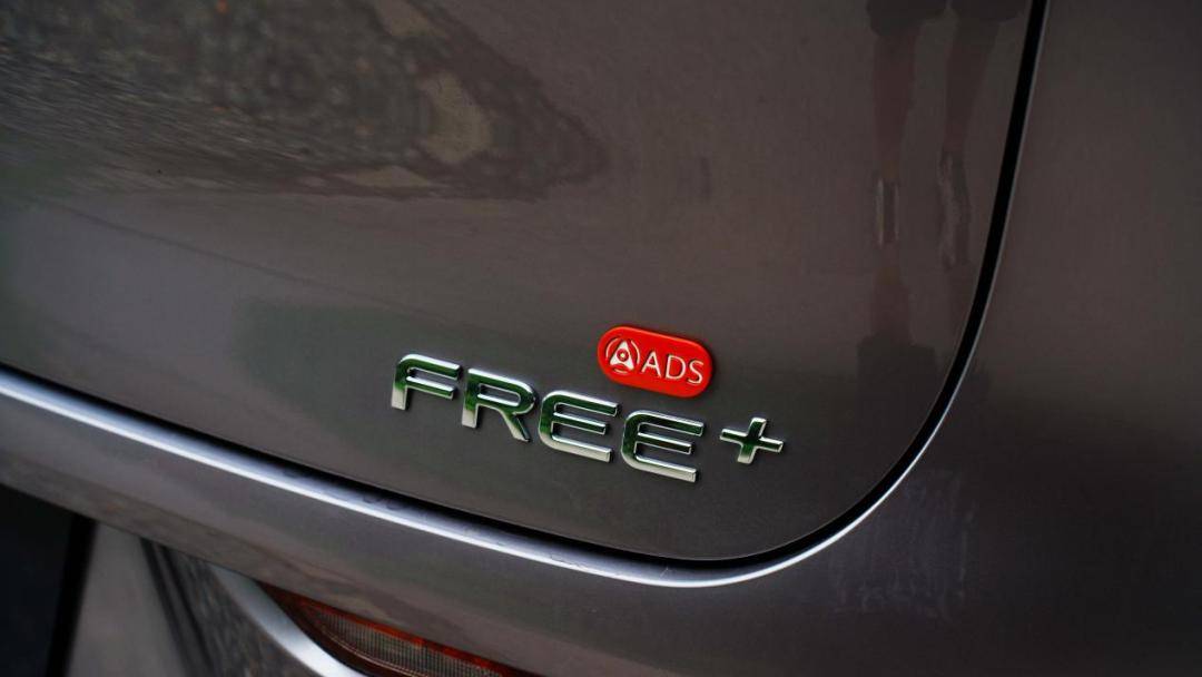 理想L6給不了的,嵐圖FREE+給,理想L6照顧不到的,嵐圖FREE+照顧