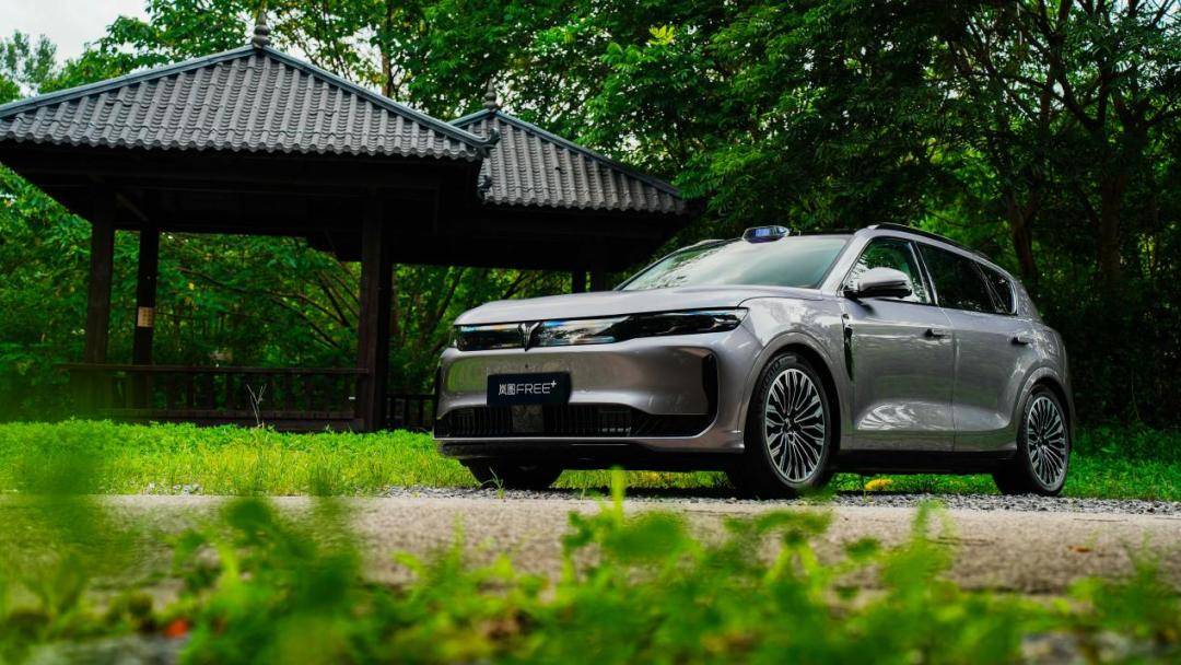 理想L6給不了的,嵐圖FREE+給,理想L6照顧不到的,嵐圖FREE+照顧