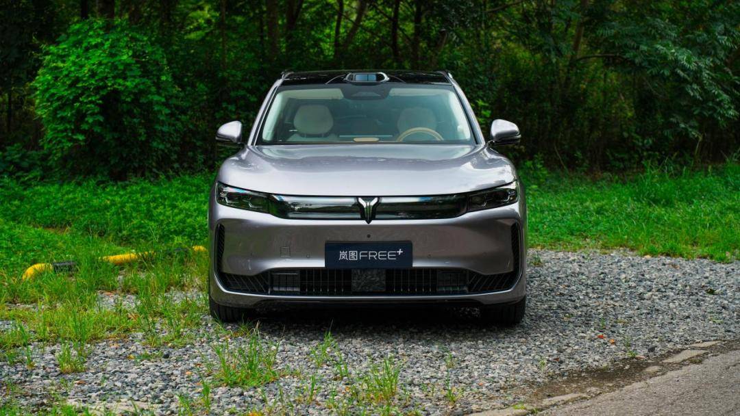 理想L6給不了的,嵐圖FREE+給,理想L6照顧不到的,嵐圖FREE+照顧