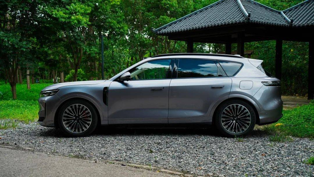 理想L6給不了的,嵐圖FREE+給,理想L6照顧不到的,嵐圖FREE+照顧