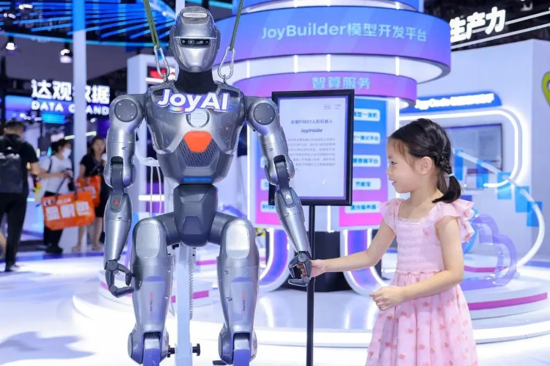 從高情商機器人到開源Agent,解密京東JoyAI背后最強場景王牌 從高情商機器人到開源Agent,解密京東JoyAI背后最強場景王牌