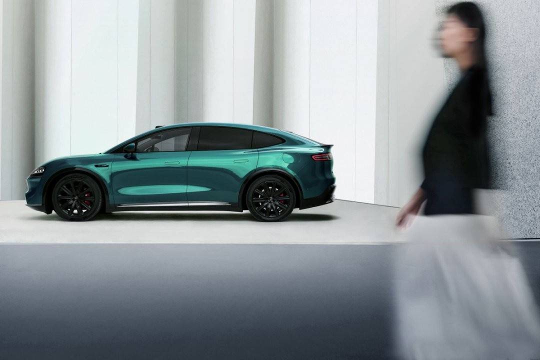 智界汽車公布全新配色極光綠,下半年重回銷量巔峰