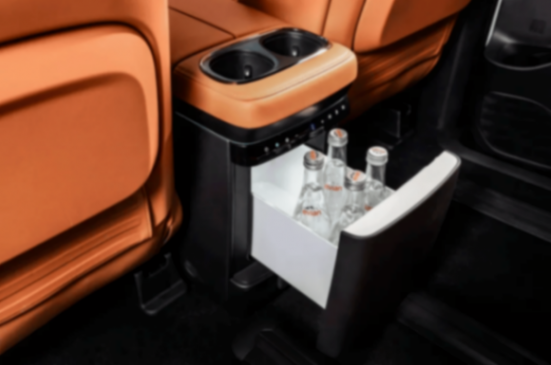 “含華量最高”的這款車,才是新能源豪華MPV應有的樣子