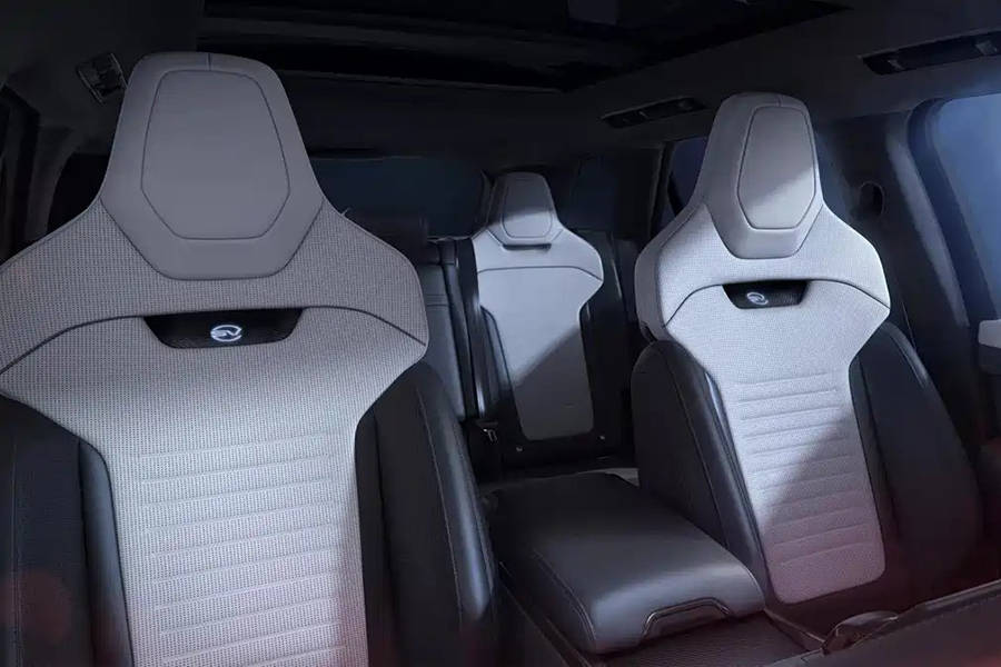 8月13日首發 路虎攬勝運動SV Carbon官圖曝光