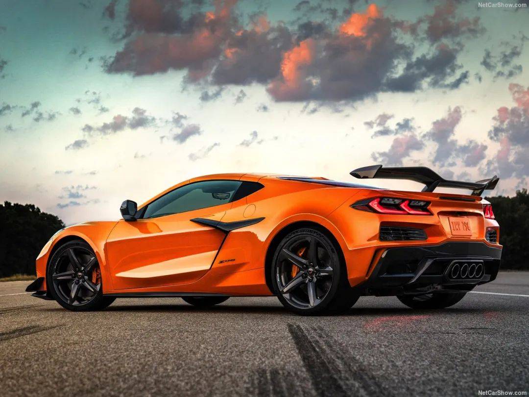 上千臺老款克爾維特Z06砸手里,只能給新款與更強(qiáng)的ZR1X讓位