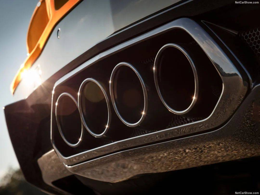 上千臺老款克爾維特Z06砸手里,只能給新款與更強(qiáng)的ZR1X讓位