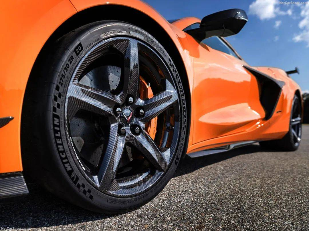 上千臺老款克爾維特Z06砸手里,只能給新款與更強(qiáng)的ZR1X讓位