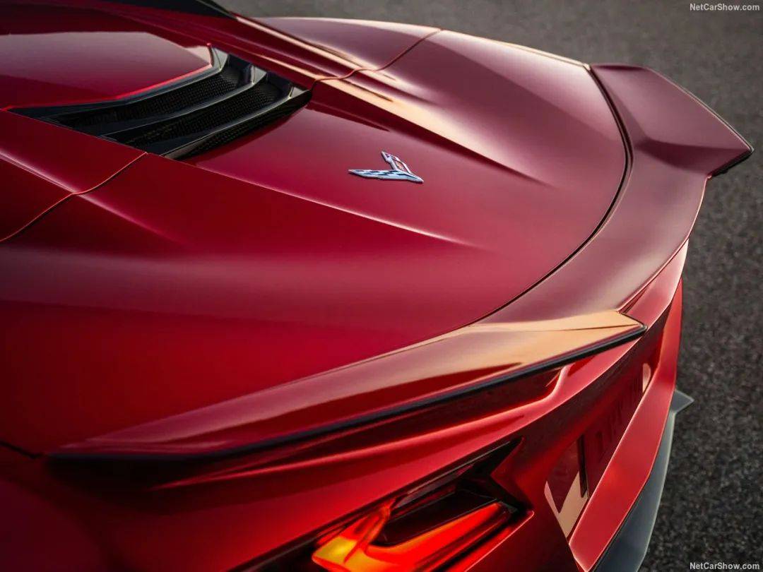 上千臺老款克爾維特Z06砸手里,只能給新款與更強(qiáng)的ZR1X讓位