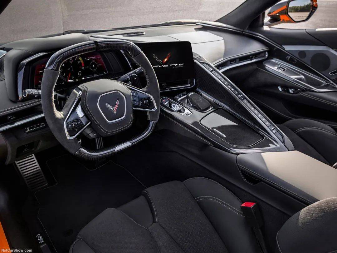 上千臺老款克爾維特Z06砸手里,只能給新款與更強(qiáng)的ZR1X讓位