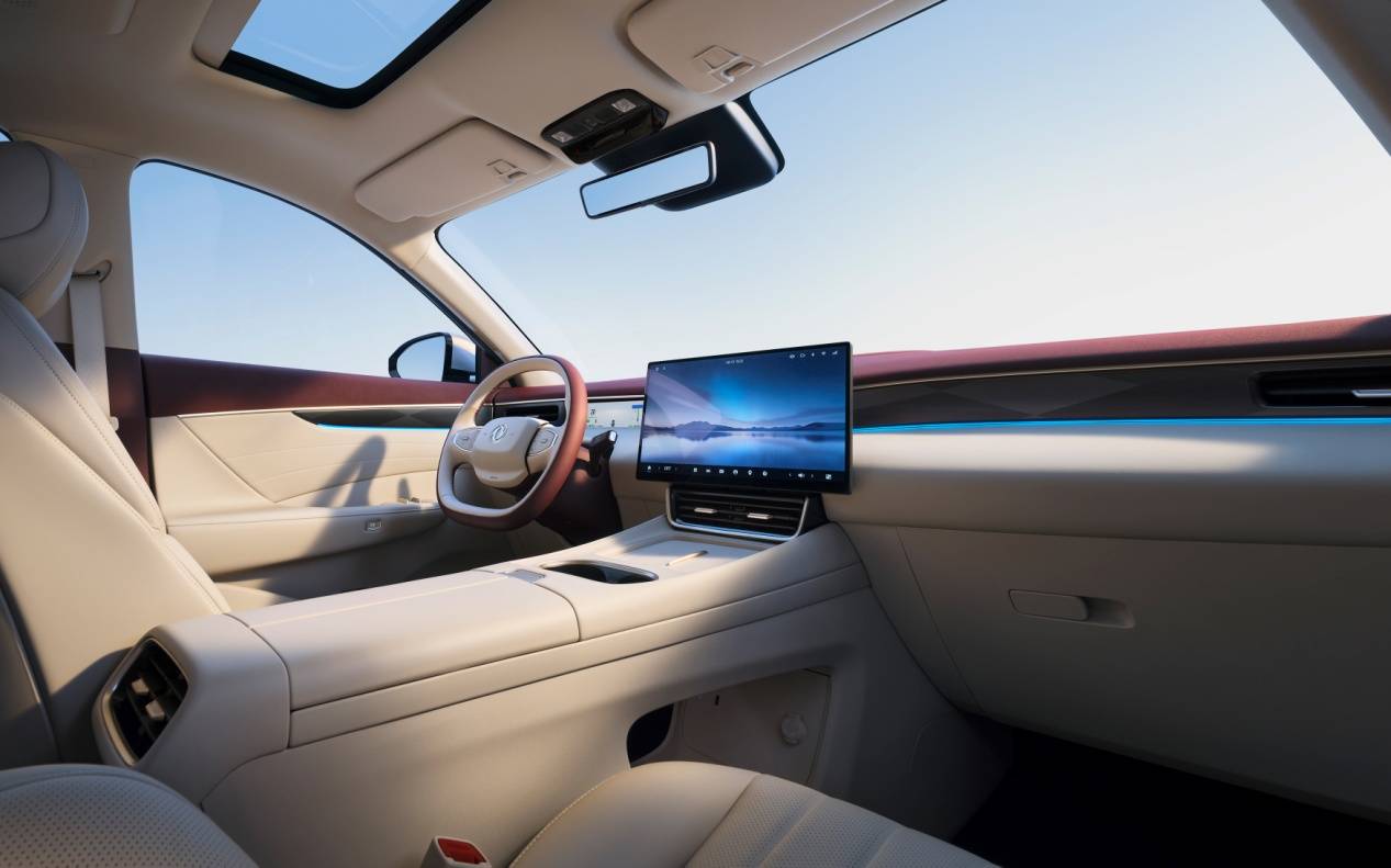 東風風神L8強勢攪局!家用SUV越級新標桿,給20萬內市場洗洗牌