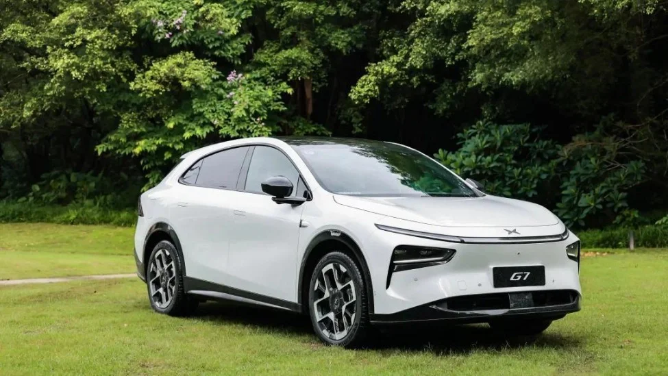 小鵬Q2全線暴漲：交付200%營收125%，何小鵬劇透純視覺Robotaxi