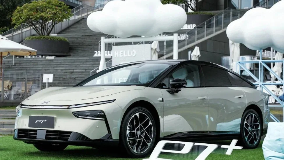 小鵬Q2全線暴漲：交付200%營收125%，何小鵬劇透純視覺Robotaxi