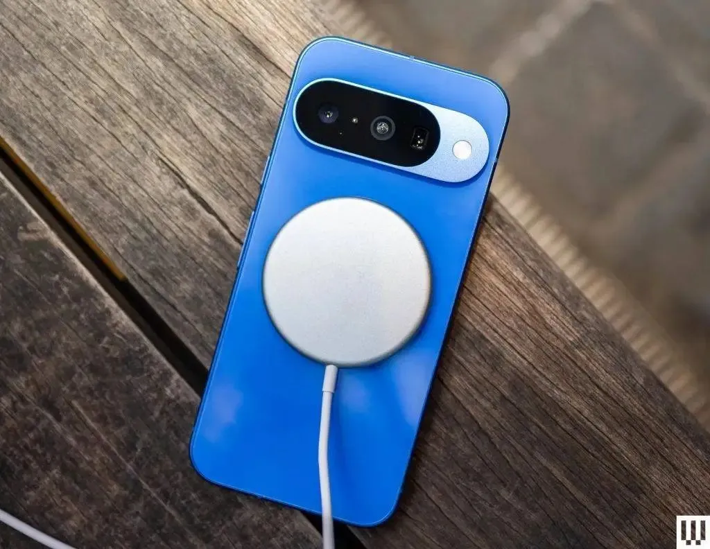 Google Pixel,在當(dāng)今的市場(chǎng)中確實(shí)是一款非常獨(dú)特的手機(jī)