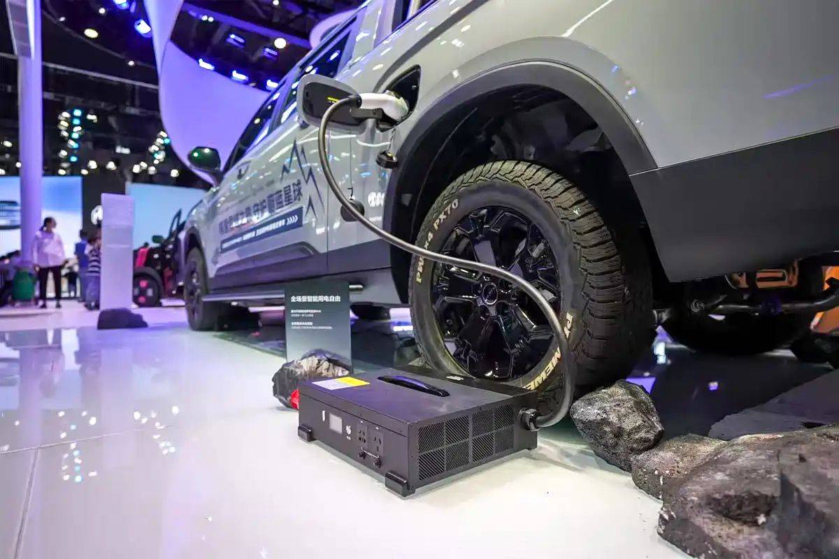 吉利雷達成都車展推出千里金剛電混PLUS版 13.88萬元起售