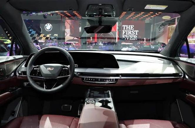 限時驚喜價22.99萬元起,全新凱迪拉克XT5實力幾何?