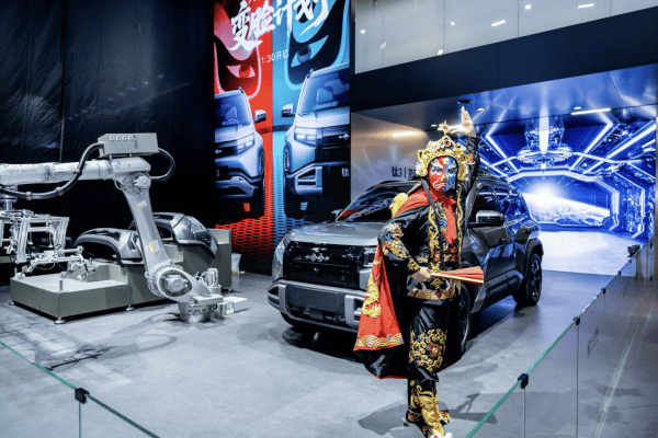 方程豹鈦3「變臉計(jì)劃」:支持新車換臉自由