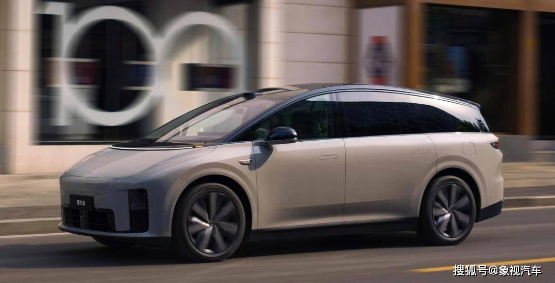 李想成2025年最慘的人?理想銷量崩盤,護(hù)城河垮塌