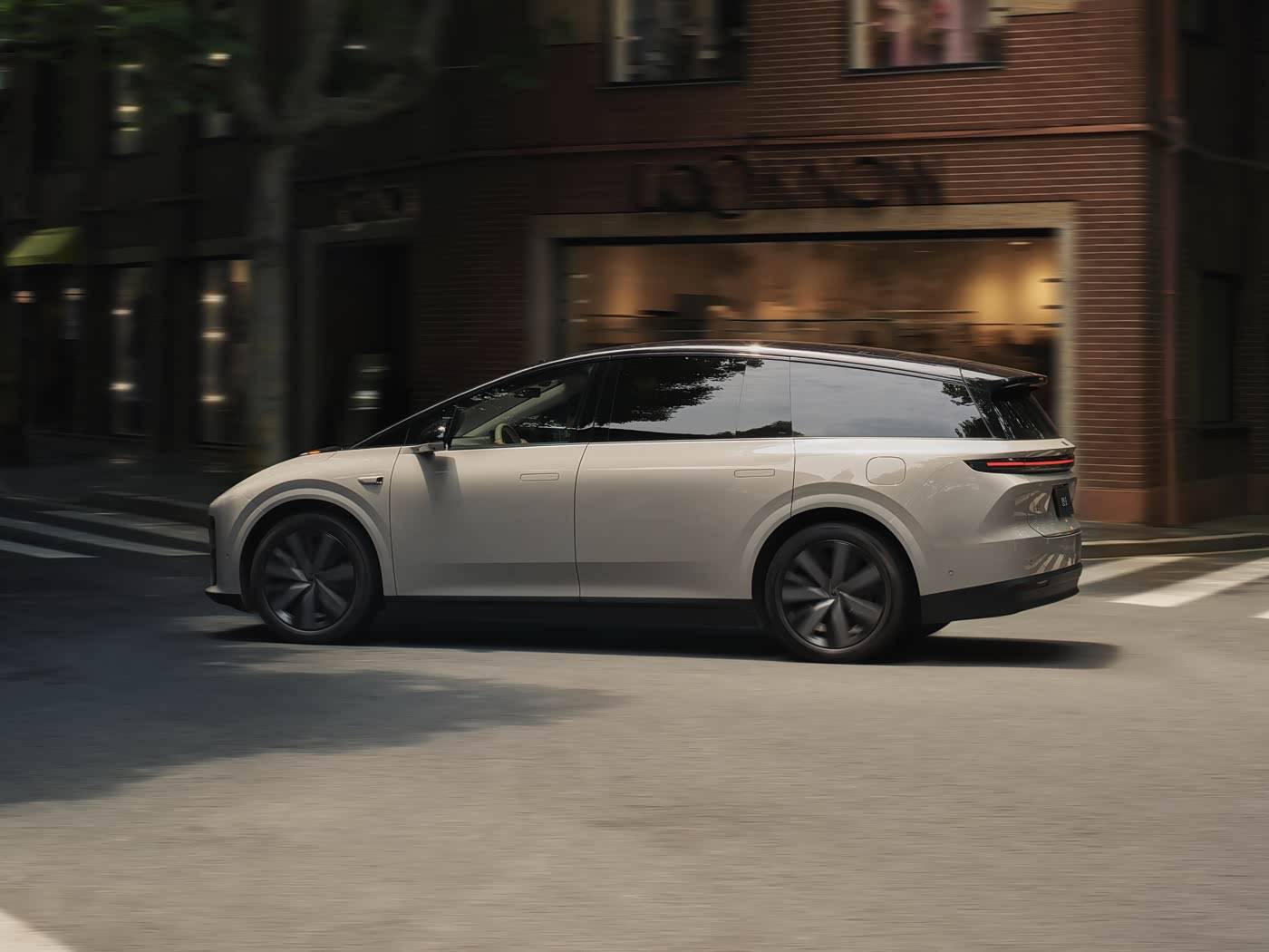 買電動車,年輕人更愛新勢力,看不上老牌車企?只有一個例外