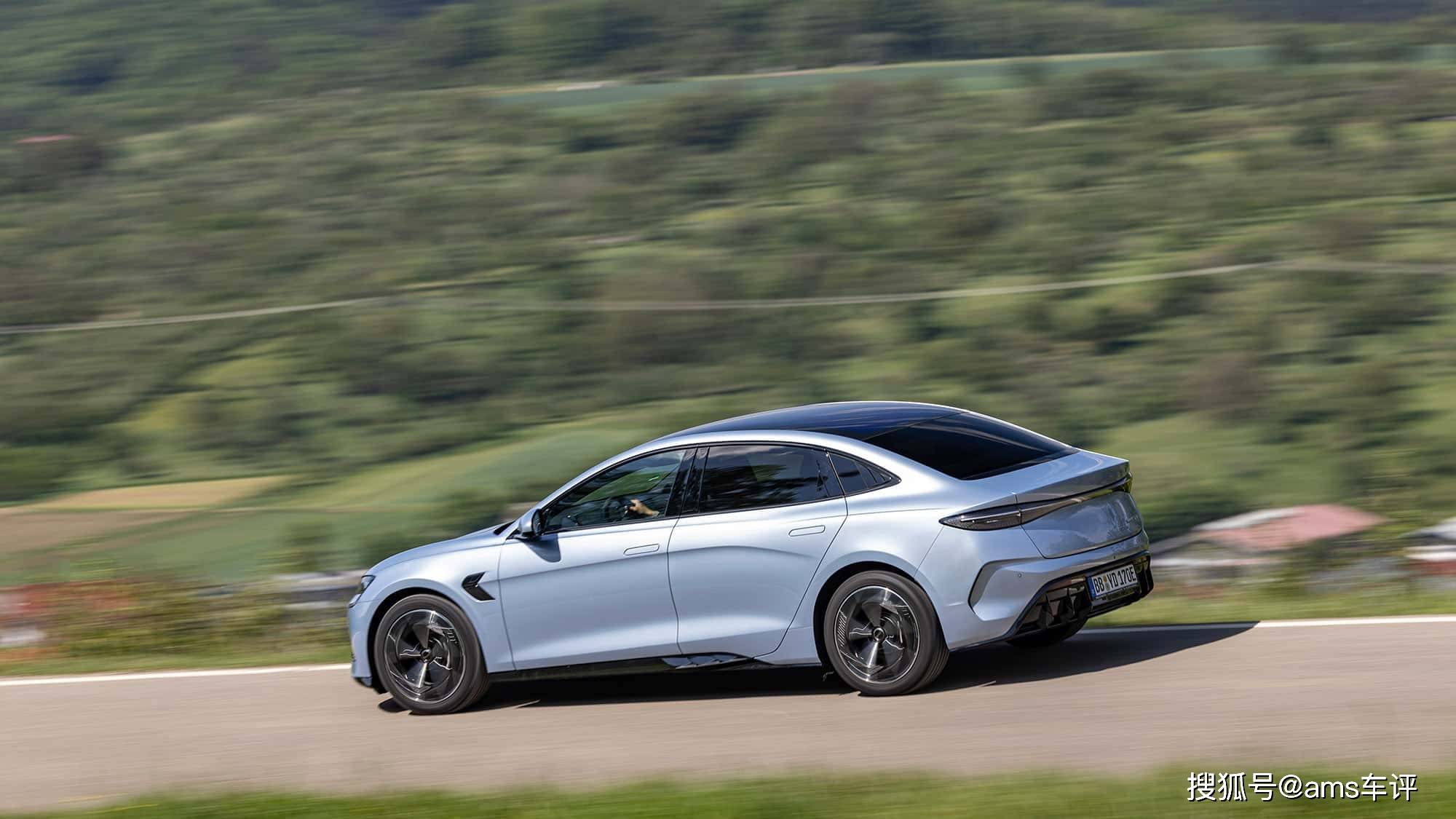 新興品牌VS傳統(tǒng)強者,中國新興代表能否戰(zhàn)勝老牌競爭者?