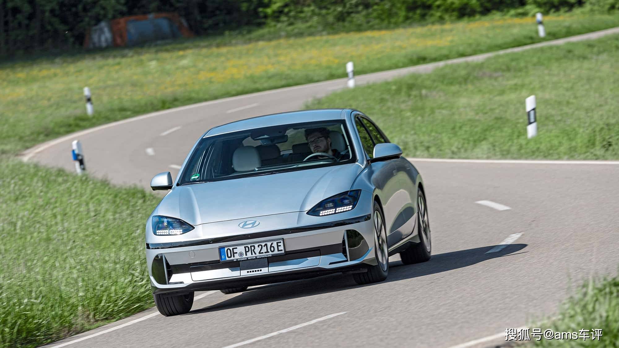 新興品牌VS傳統(tǒng)強者,中國新興代表能否戰(zhàn)勝老牌競爭者?