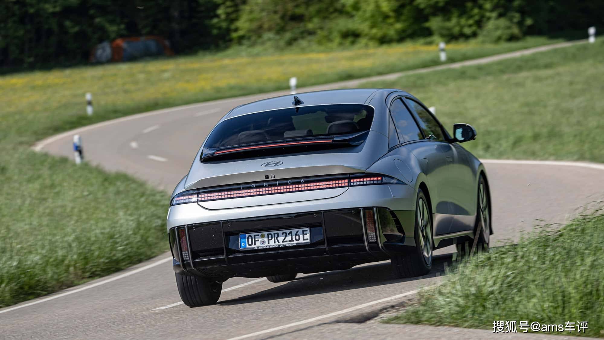 新興品牌VS傳統(tǒng)強者,中國新興代表能否戰(zhàn)勝老牌競爭者?