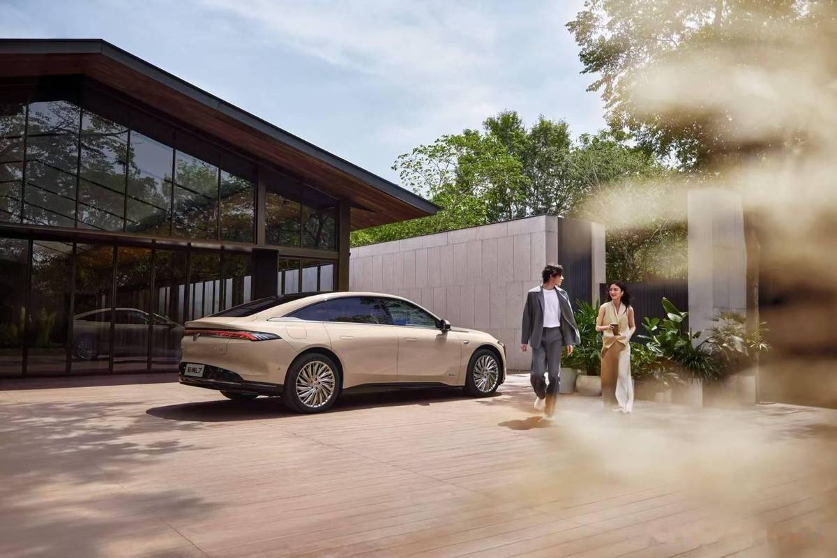 史上最強“特供車”!別克新車向新勢力宣戰,網友評價:太強了