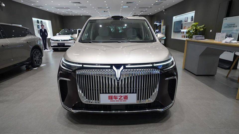 2026款嵐圖夢想家售32.99萬起,800V+5C快充