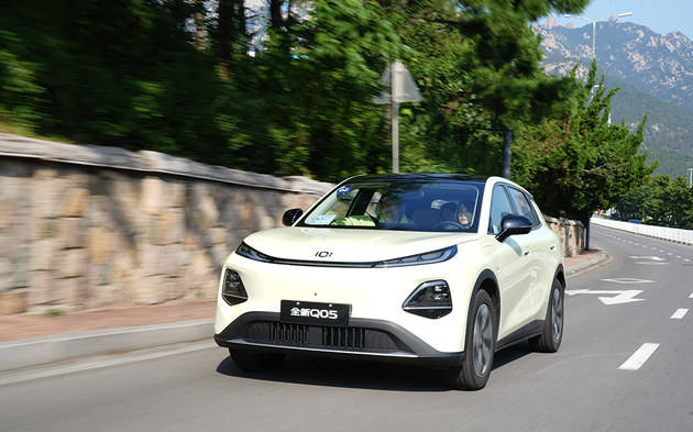 靈巧好開,隔音有驚喜!試駕長安啟源全新Q05